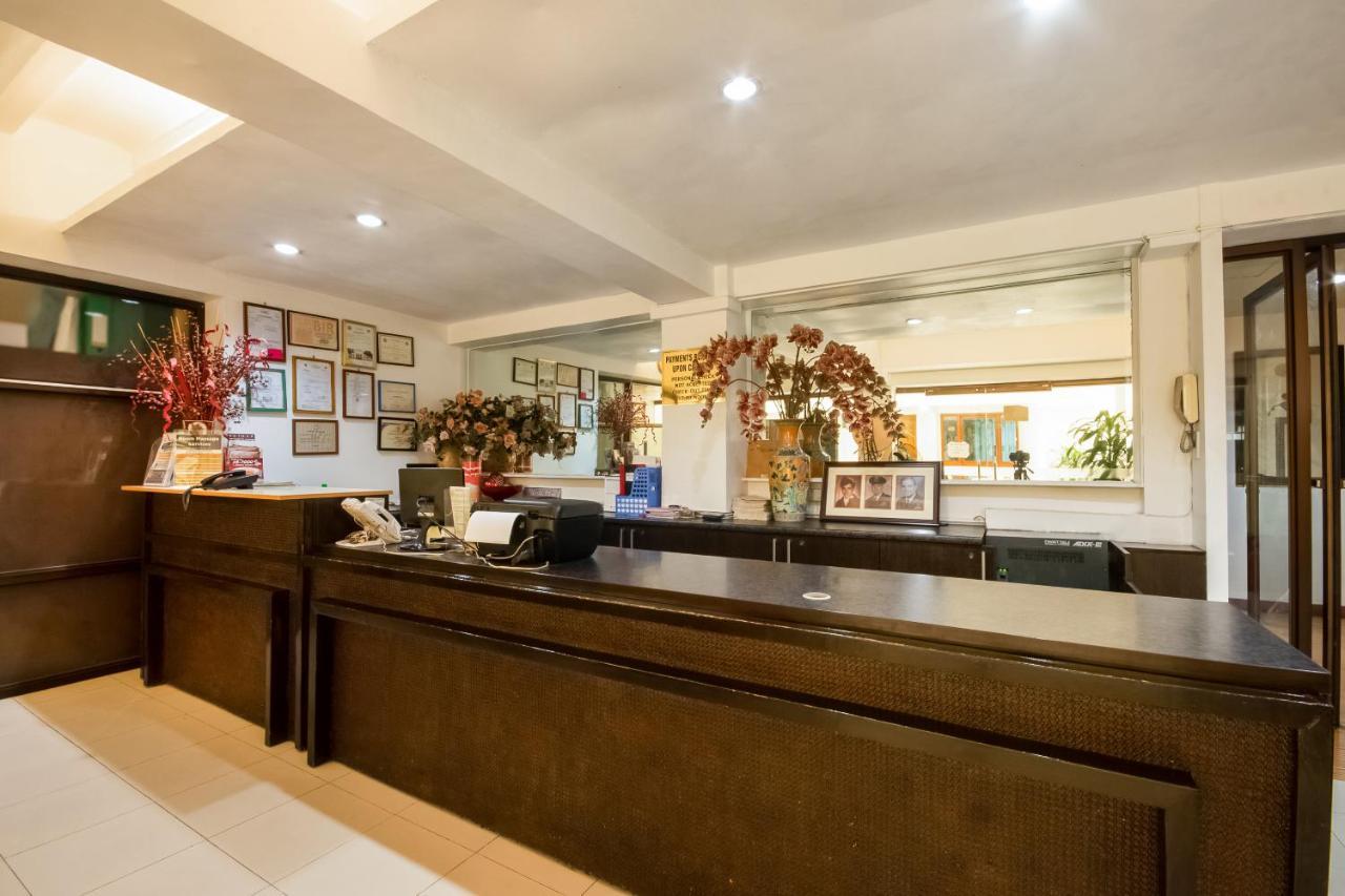 Vaccinated Staff - Oyo 465 Ford'S Inn Cebu Εξωτερικό φωτογραφία